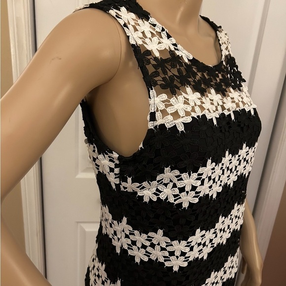 FRANK LYMAN crochet floral dress,some sheer parts, bodycon,colorblock, NWT,245$ - Picture 10 of 16